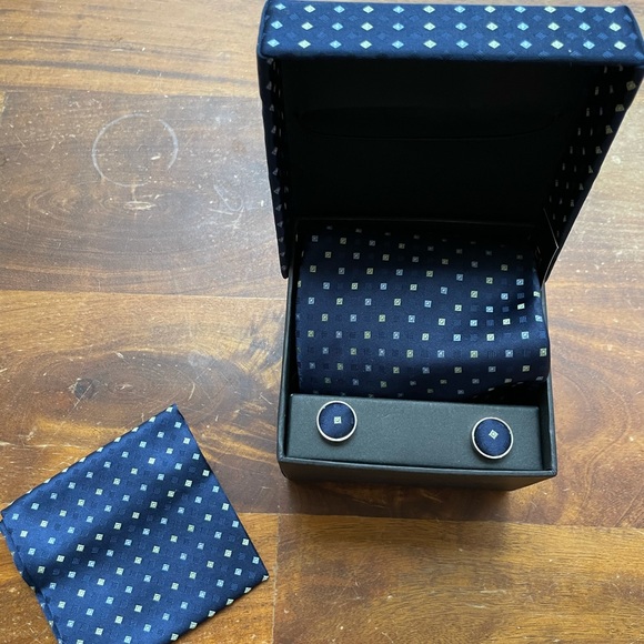 Mario Masotti Set: Tie, Cufflinks and Pocketsquare - Picture 1 of 7